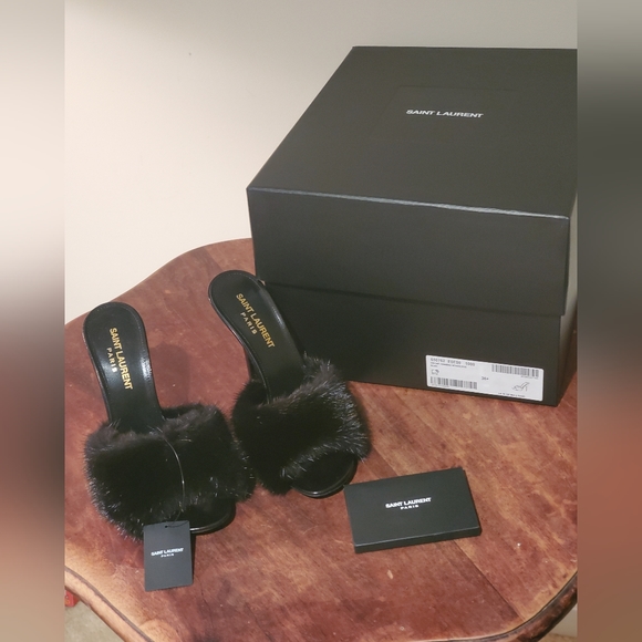 Saint Laurent - Picture 1 of 5